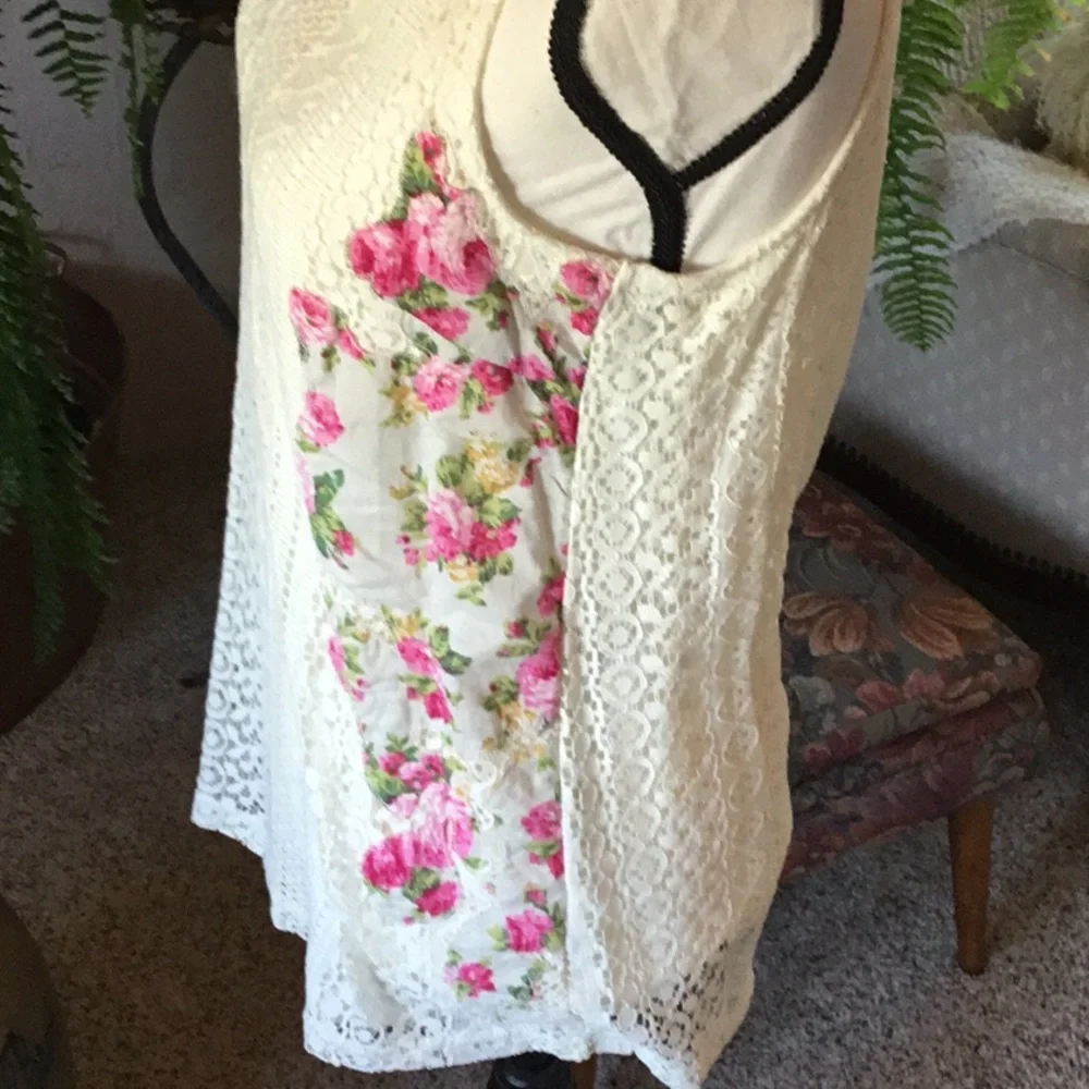 NWOT Cupio Crocheted Tank Top - Picture 2 of 7